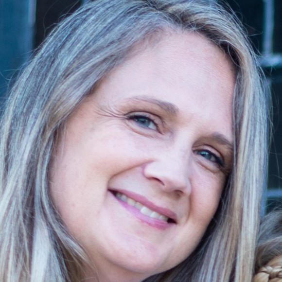 deannadestash